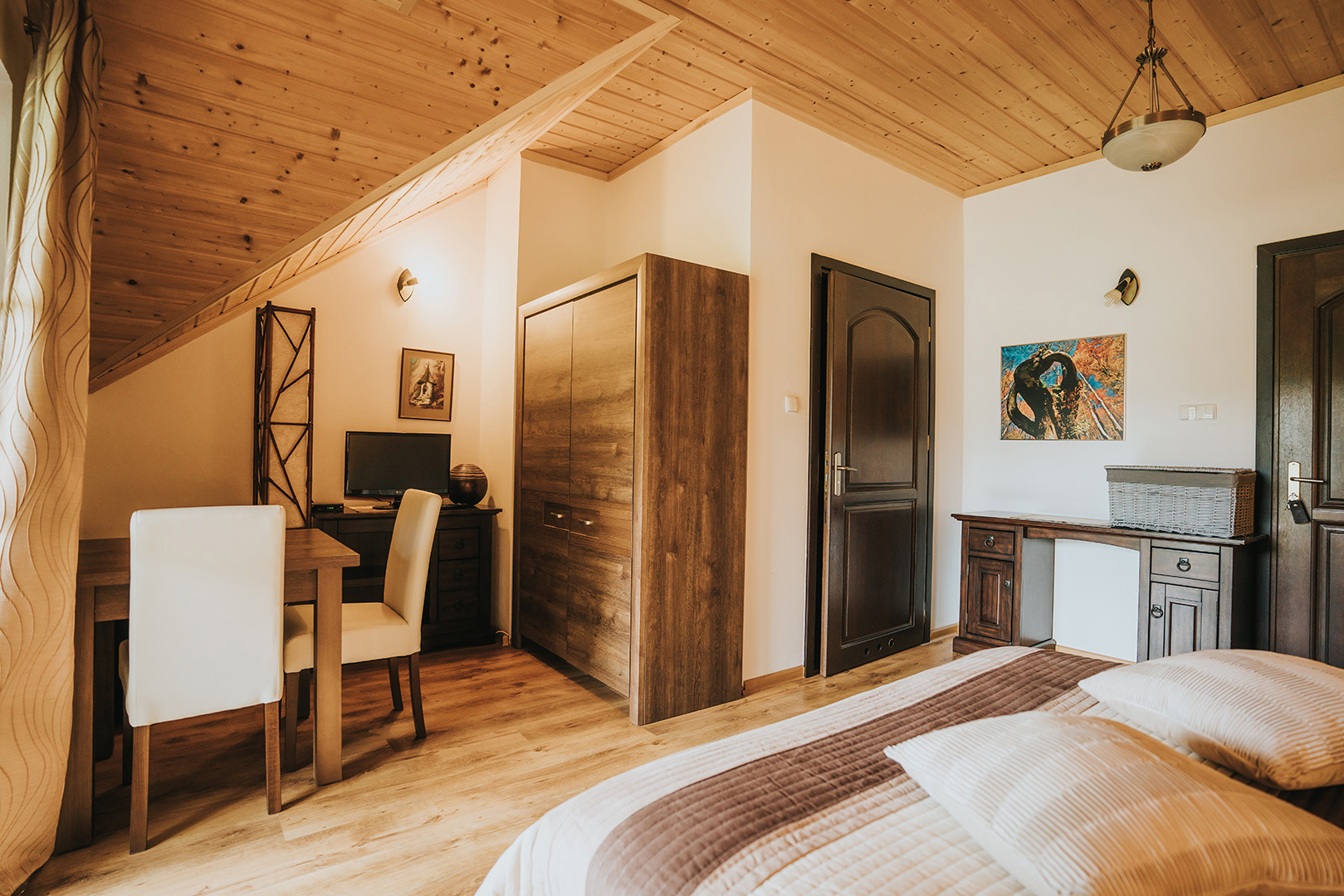 pokój w bieszczadach, noclegi bieszczady, nocleg, pokoje, apartament, spanie w bieszczadach, połoniny, wetlina, grzechowisko,